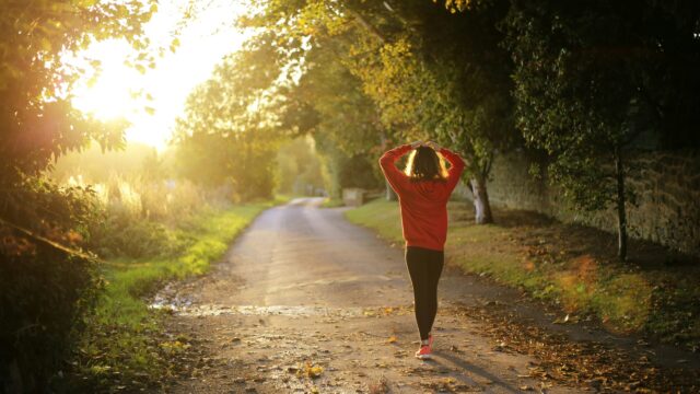 筋トレは朝派が有利？夜トレとの違いと驚きの効果を徹底比較