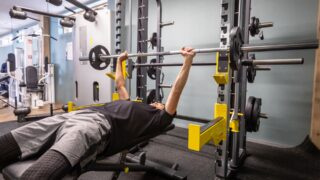 筋トレ初心者必見！全身法と分割法の違いと効果的な組み合わせ方