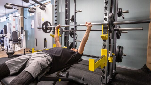 筋トレ初心者必見！全身法と分割法の違いと効果的な組み合わせ方