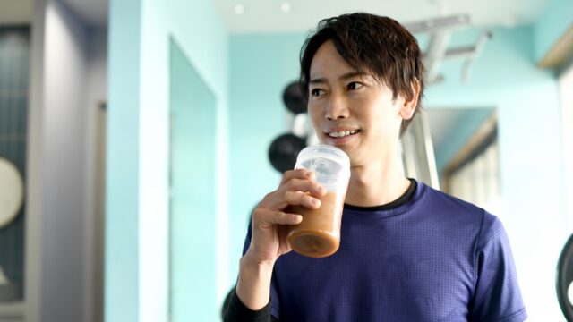 プロテインの飲むタイミングはいつ？筋トレ・有酸素運動で変わる最適なポイント5選