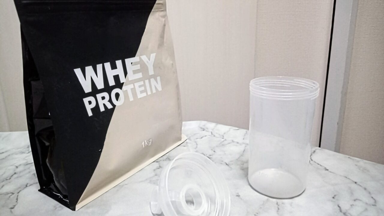 プロテインのシェイカーはどのくらい洗うべき？衛生的に使うための5つの頻度ルール