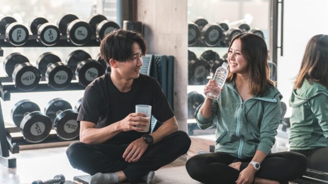 ジム通いを快適にする飲み物ガイド｜水？スポドリ？ペットボトル選びのコツ