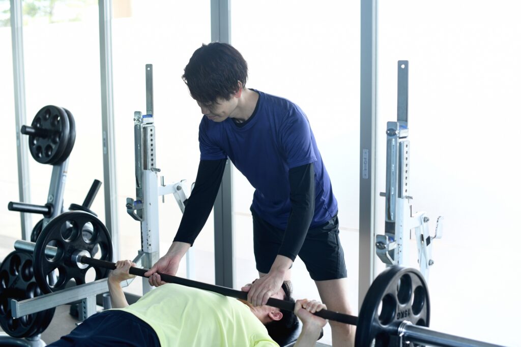 ベンチプレス　手首　痛い　改善